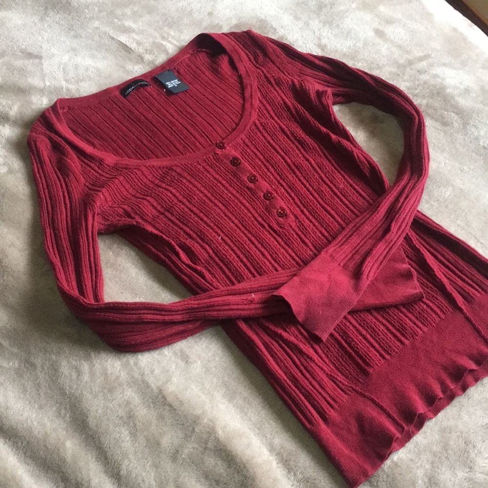 Moda international sweater